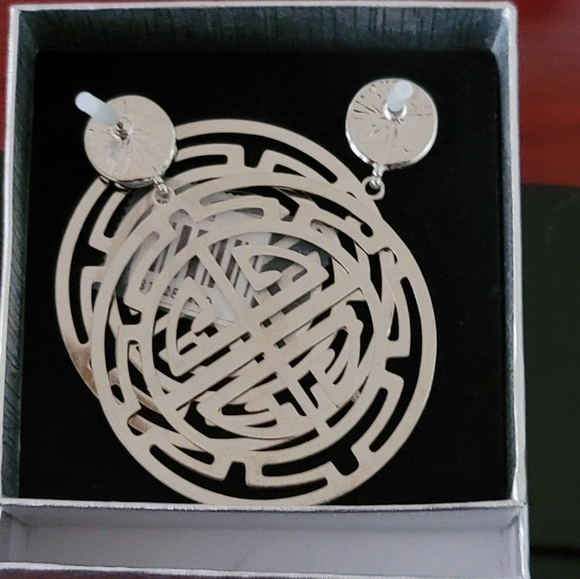 GREEK PATTERN EARRINGS - Picture 7 of 9